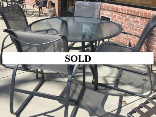 TROPITONE RESTORED GRAY 51" ROUND TABLE W/ 4 CHAIRS $695