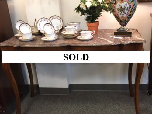47" MAHOGANY MARBLE TOP CONSOLE TABLE $495