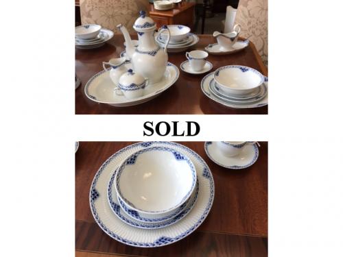 SERVICE FOR 8 ROYAL COPENHAGEN PRINCESS PATTERN WITH SERVE PIECES $850